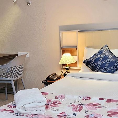 Hotel Vamsor Heights 1047 à Gurgaon Extérieur photo