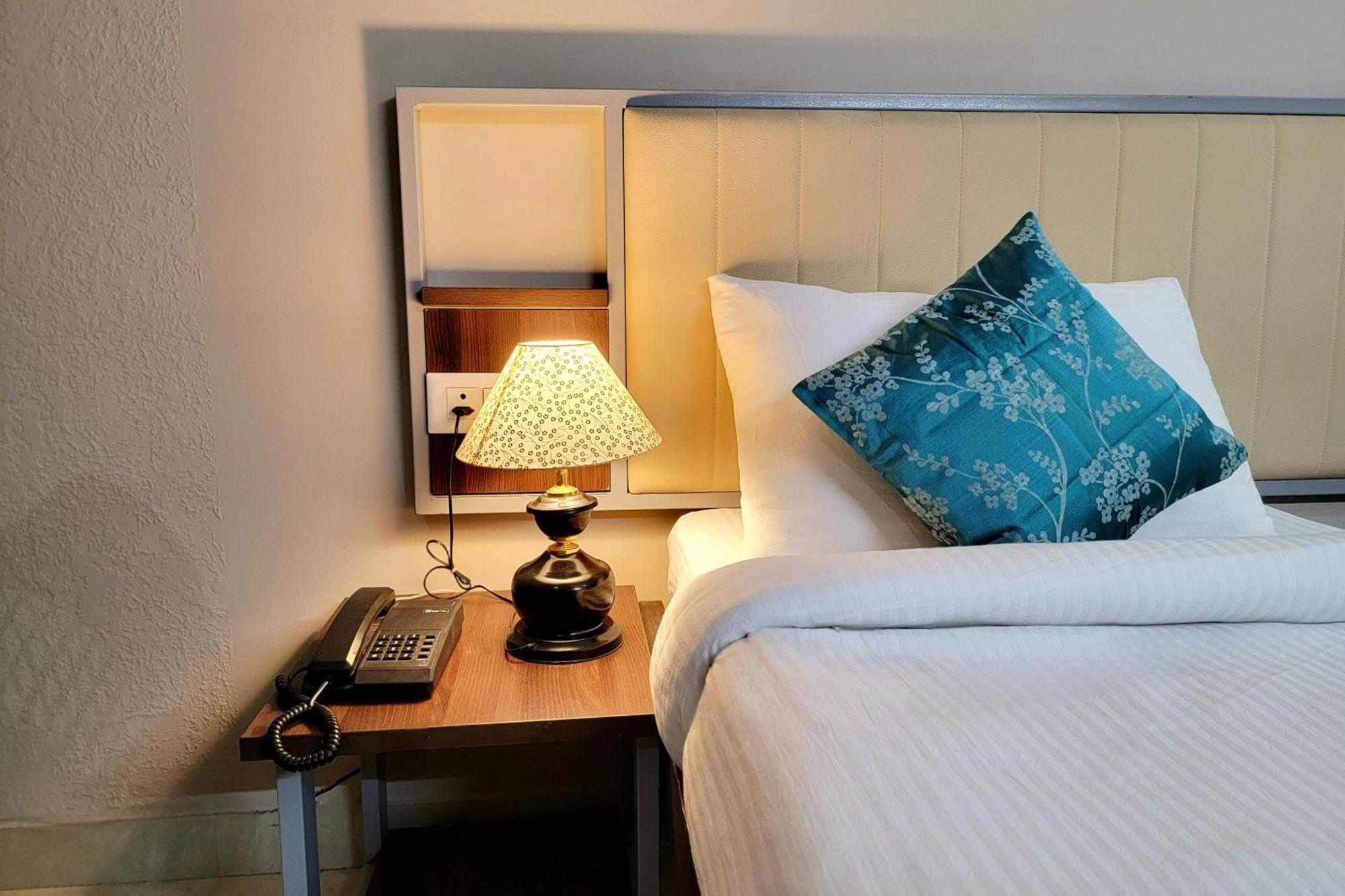Hotel Vamsor Heights 1047 à Gurgaon Extérieur photo