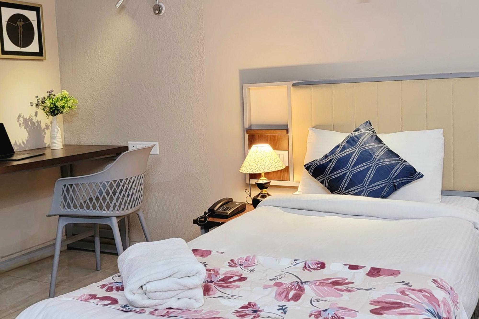 Hotel Vamsor Heights 1047 à Gurgaon Extérieur photo